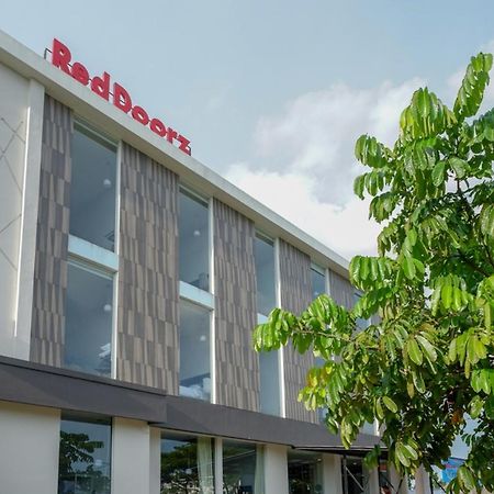 Reddoorz Plus Near Solo Baru מראה חיצוני תמונה