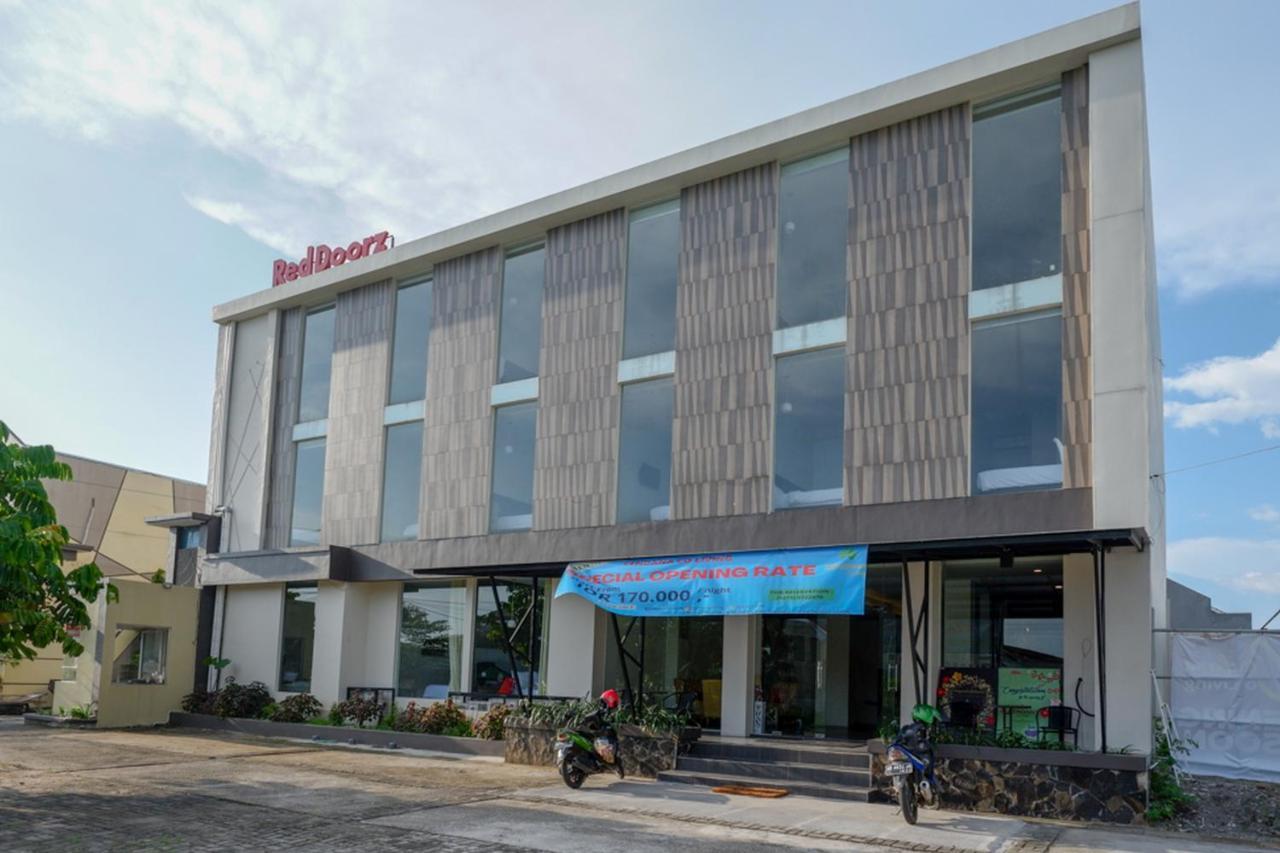Reddoorz Plus Near Solo Baru מראה חיצוני תמונה