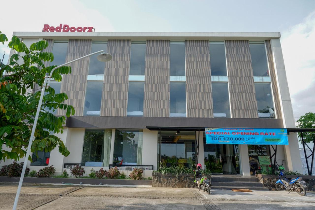 Reddoorz Plus Near Solo Baru מראה חיצוני תמונה