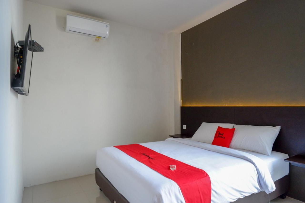 Reddoorz Plus Near Solo Baru מראה חיצוני תמונה